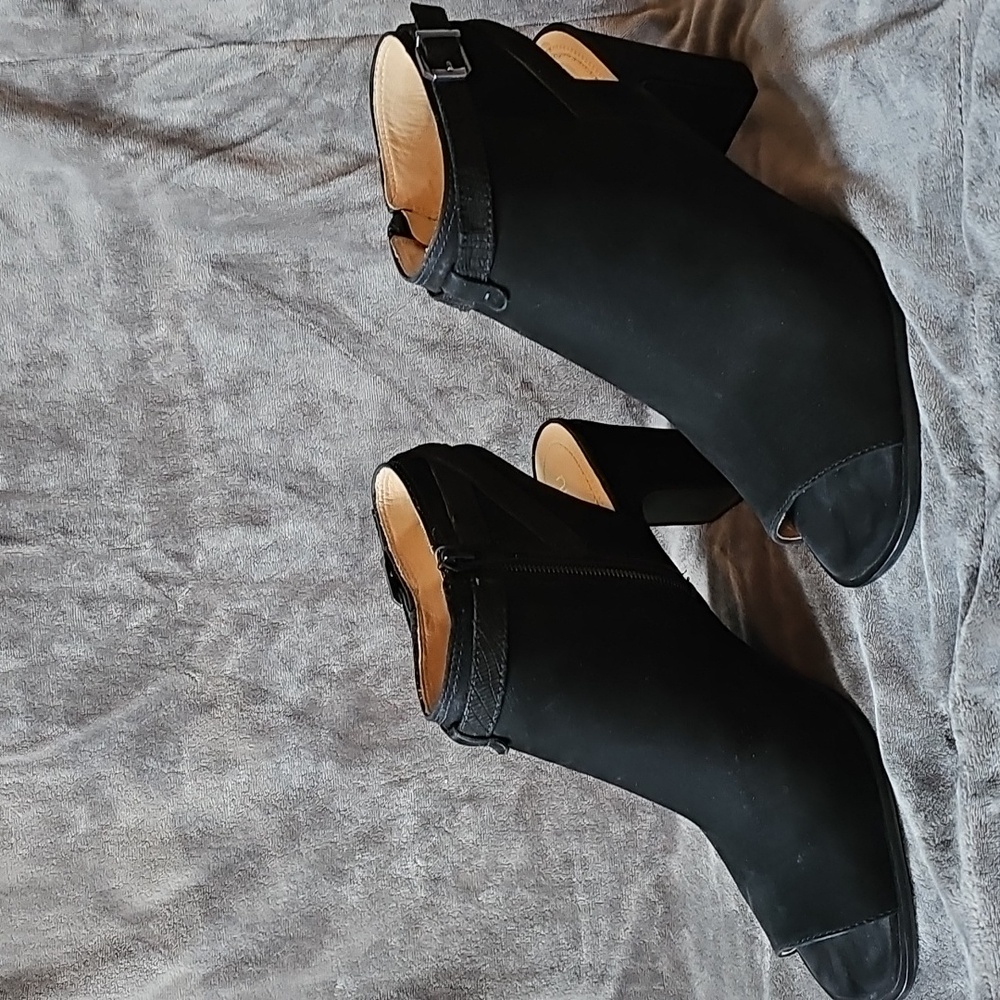Elegant Black Ankle Booties with Sleek Design and Comfort. The Larah By Nuture.
